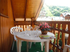 Outdoor dining - 300m from ski slopes, 3rd floor, balcony, ski locker, 38m², Valloire (Valloire)