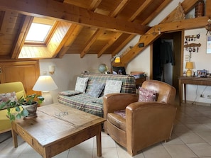Living area - 300m from ski slopes, 3rd floor, balcony, ski locker, 38m ², Valloire (Valloire)