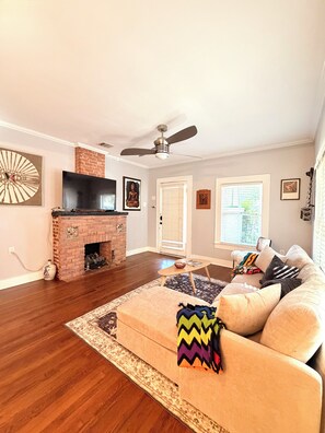 TV, fireplace