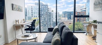 Prime Toronto Condo | Walk to CN Tower, Rogers Centre & Nightlife