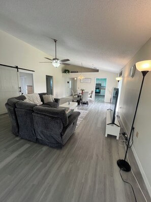 TV, fireplace - Coastal Comfort Retreat (Venice)