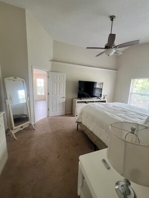 Iron/ironing board, WiFi, bed sheets - Coastal Comfort Retreat (Venice)