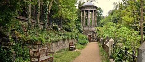 Enceinte de lâhĂ©bergement