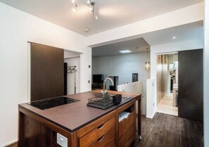 Interior - Chic City Hideaway - Cozy, Central & Quiet - Pass the Keys (Edinburgh)