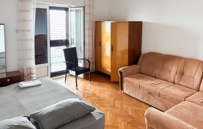 Free WiFi - Beautiful apartment in Karlobag with WiFi (Karlobag)