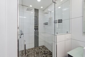 Shower, hair dryer, towels, soap - Scottsdale Retreat w/ Pool, Hot Tub & Putting Green, 4 King Beds (Scottsdale)