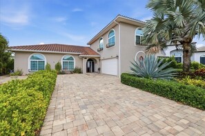 Exterior - Luxury Riverfront Retreat with Pool & Hot Tub (Cape Coral)