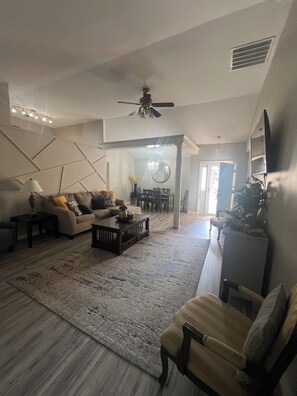Living area - Welcoming 3-bedroom house with AC in charming Riverdale neighborhood. (Riverdale)