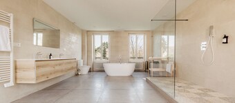Harmony Homes | Le Plessis-Placy - Near Disneyland, Pool & Games Room