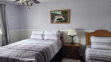 Iron/ironing board, internet, bed sheets