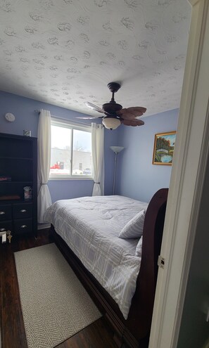 Room - 3BR Fort Erie Home Near Niagara F (Fort Erie)