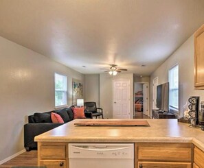 Interior - Comfy W Plains Entire Home, close to Main Street! (West Plains)