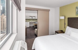 Room - 1-bedroom resort in delightful New York with fitness room and AC (New York)