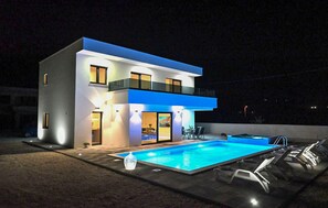 Exterior - Cozy home in Donji Prolozac (Donji Prolozac)