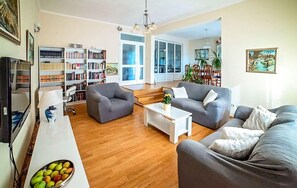 TV, ping pong - Lovely home in Donji Prolozac (Donji Prolozac)