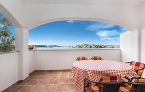 Outdoor dining - Gorgeous apartment in Rogoznica with WiFi (Rogoznica)