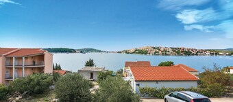 Gorgeous apartment in Rogoznica with WiFi