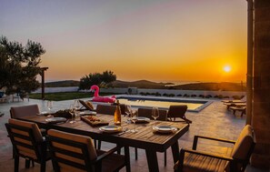 Outdoor dining - Stunning home in Dvornica (Dvornica)