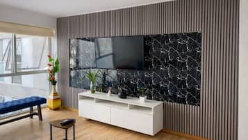 Apartment, 3 Bedrooms, Kitchen | Living area