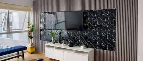 Apartment, 3 Bedrooms, Kitchen | Living area