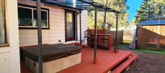 relaxing 1-bedroom apartment with gazebo, ac and jacuzzi in soothing Show Low