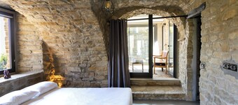 Vineyard Retreat – Private Spa & Silence in La...