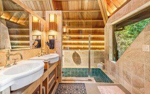 Spa - Unique Charlestown Forest Escape (Charlestown)
