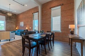 Dining - Unique Harborside Stay in the Center of the Strand District (Galveston)