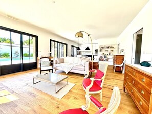 Living area - Villa neuve climatisée avec piscine chauffée (Gujan-Mestras)