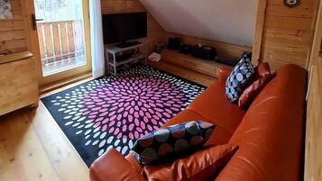 Smart TV, books, music library, stereo
