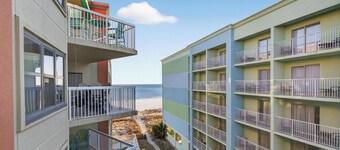 BEACHFRONT! Convenient, Cozy 2-bedroom condo with HYBRID POOL in Orange Beach