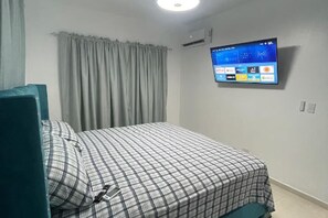 Iron/ironing board, WiFi, bed sheets - Lovely apartment with a pool (Cerros de la Bahia)