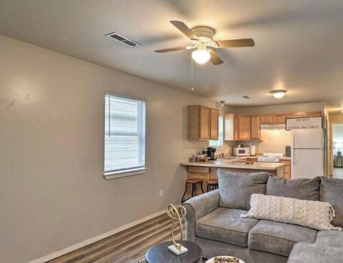 Cozy West Plains Home Near Shopping & Dining!