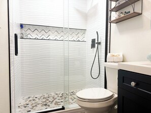 Shower, hair dryer, towels, soap - BEACH ESCAPE (Mary Esther)