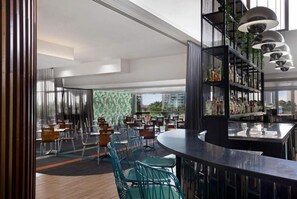Bar (on property) - Chic Urban Apartment Prime Location (Gold Coast)