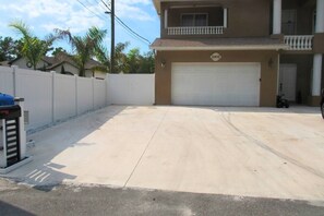 Property grounds - Relaxing Florida Getaway (Tampa)