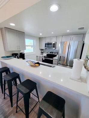 Private kitchen - Bay to Beach - Aruba 6 2 BR / 2 BA (Fort Myers Beach)