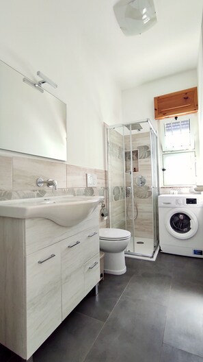 Shower, hair dryer, towels - La Dimora Di Monica - Malva (Morciano di Leuca)