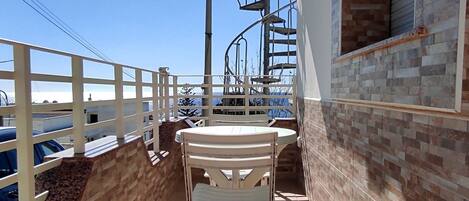 屋外ダイニングエリア