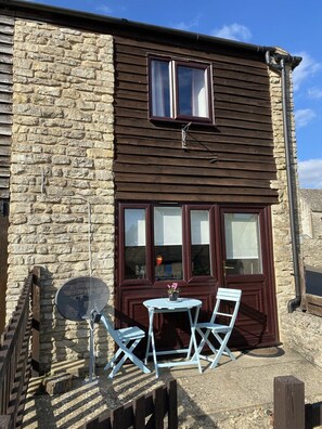 Outdoor dining - Mill View-an idyllic base to explore The Cotswolds (Northleach)