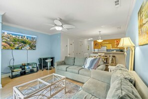 TV - Firebird Townhouse #2- Short Walk To Beach (Myrtle Beach)