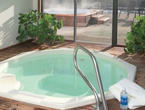 Pool - Family Sized - 2 bedroom2 bath, sleeps 6 - resort in serene Steamboat Springs (Steamboat Springs)