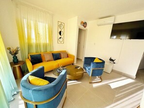Smart TV - Perfect 2-bedroom building with AC in welcoming Punta Cana (Punta Cana)