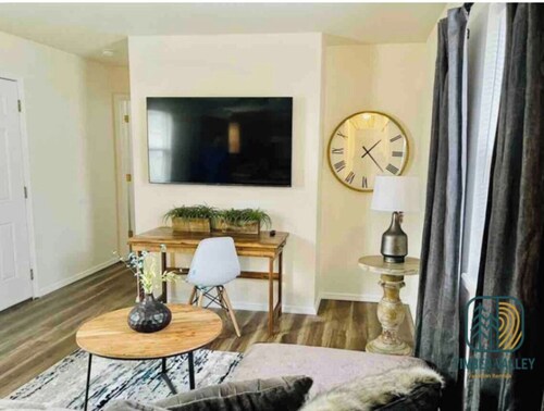 Pet-Friendly West Plains Pad < 1 Mi to Dtwn!