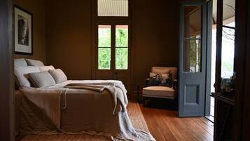 2 bedrooms, bed sheets