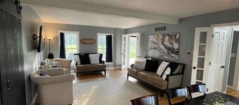 Wooded Lakeside Retreat Near Grand Park + GameRoom