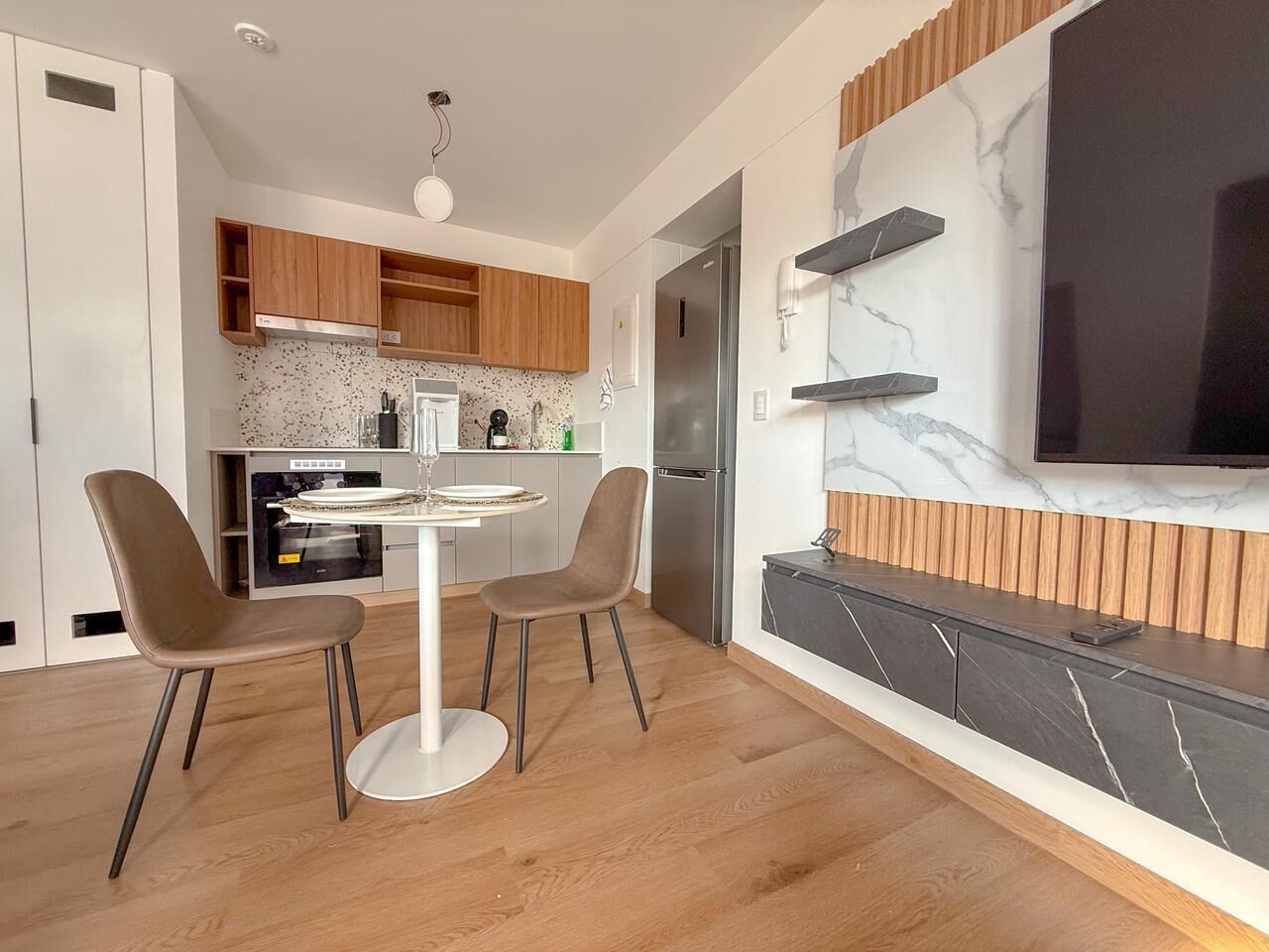 Appartement, 1 queensize bed, kitchenette, uitzicht op stad | Interieur