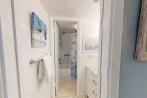 Asciugacapelli, asciugamani, shampoo