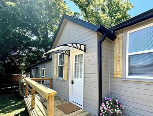 Quiet 1BR Entire Home in W Plains