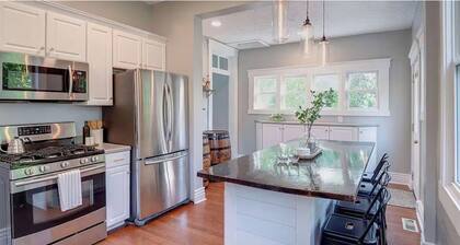 Barrel House on Derby Row • 1890s Home Near Distilleries & Derby + Pvt Parking